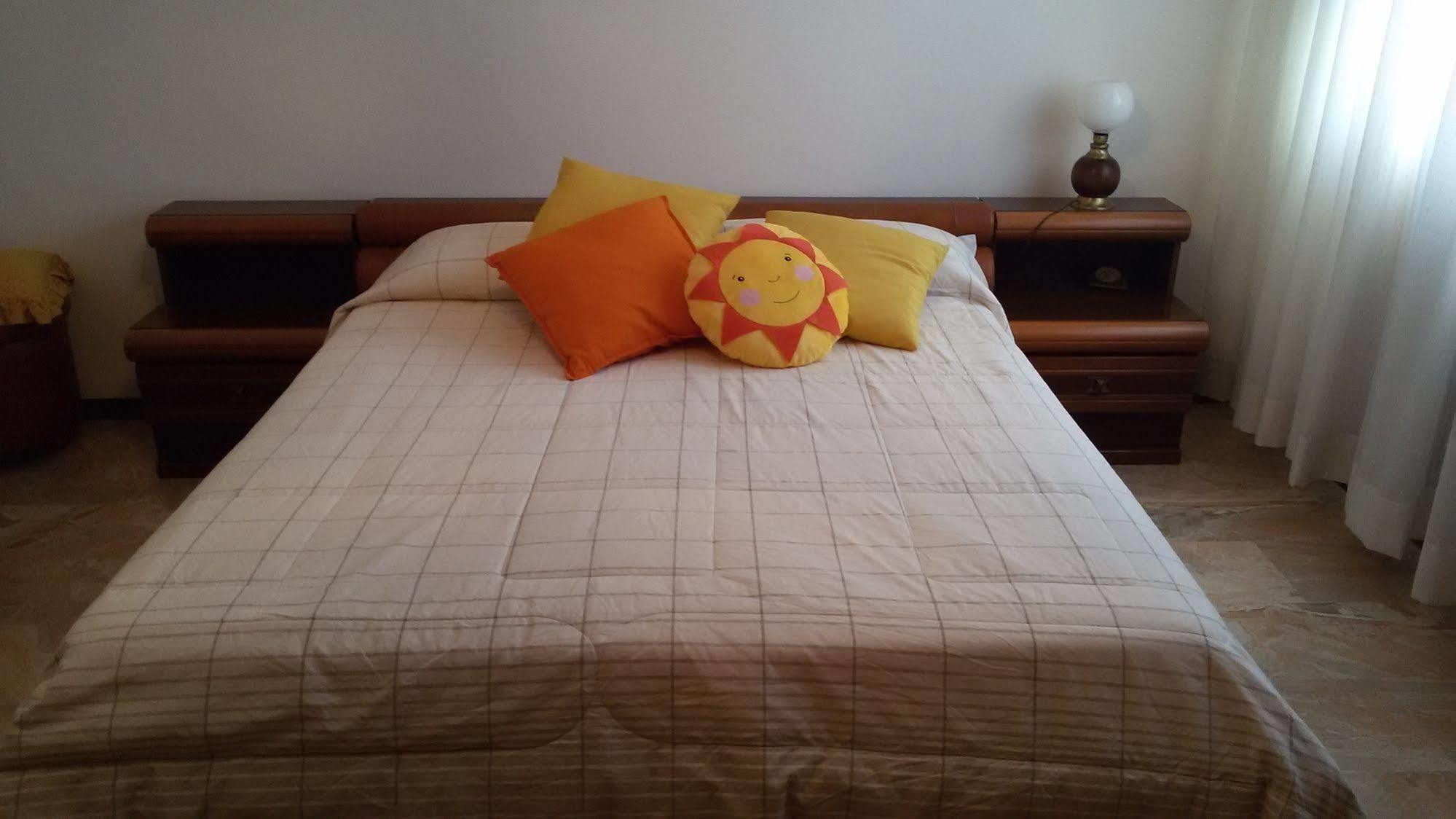 B&B Soleluna Massa Fiscaglia 外观 照片