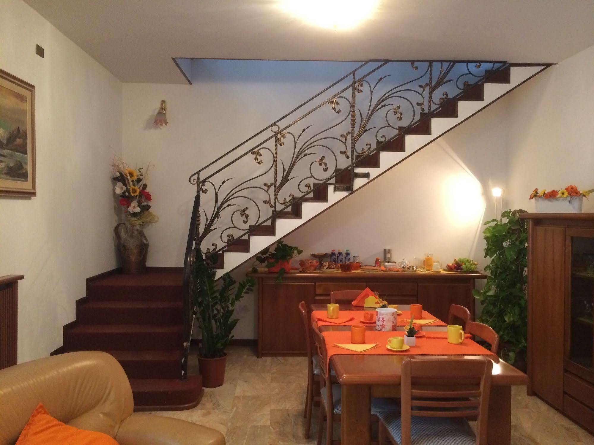 B&B Soleluna Massa Fiscaglia 外观 照片