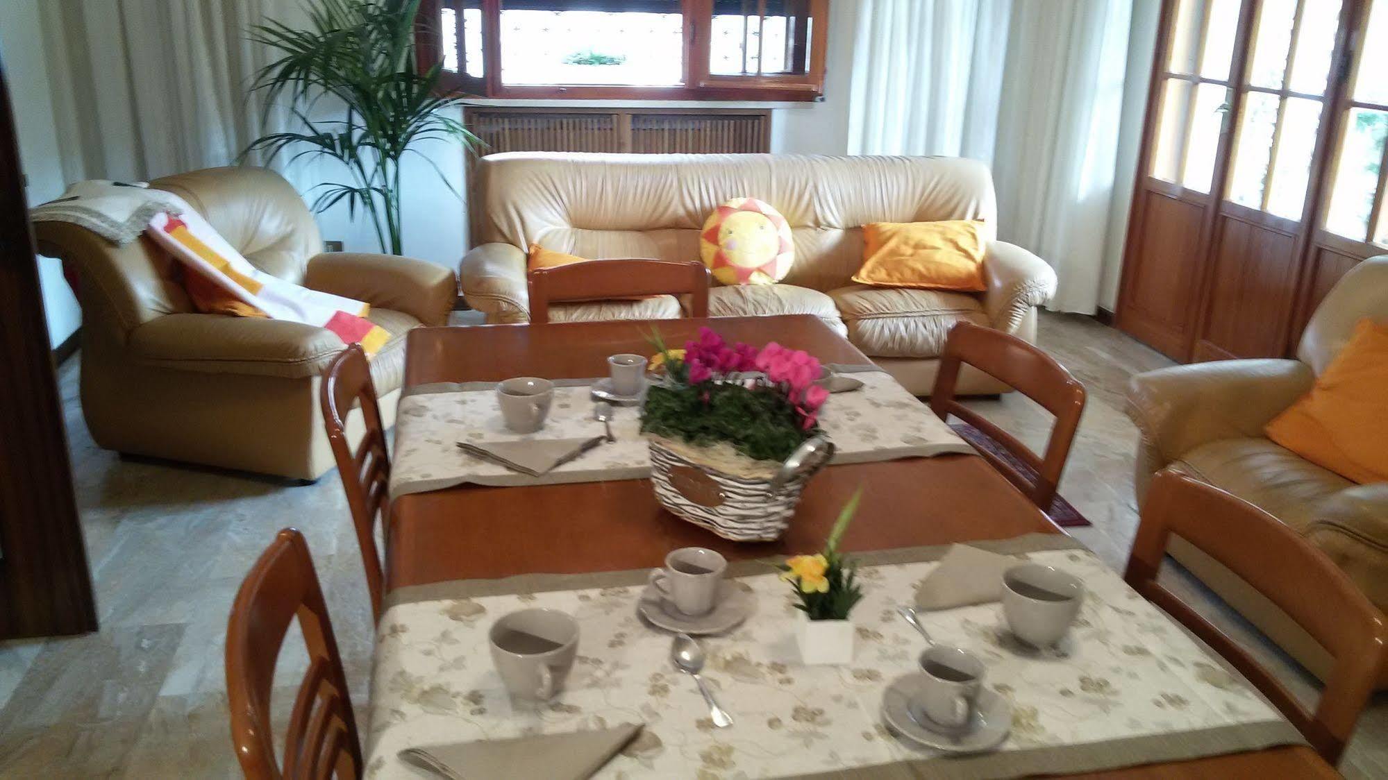 B&B Soleluna Massa Fiscaglia 外观 照片