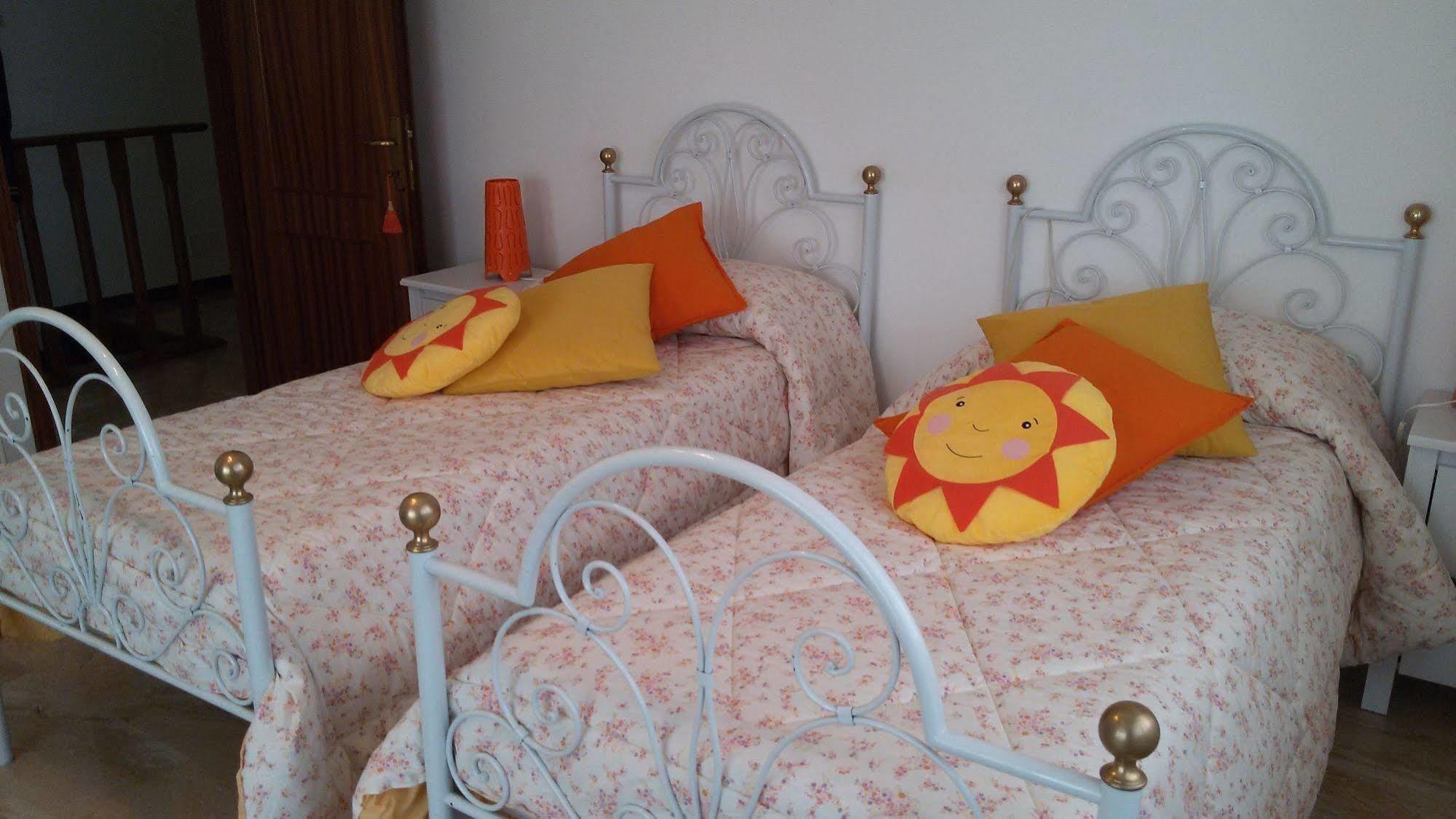 B&B Soleluna Massa Fiscaglia 外观 照片